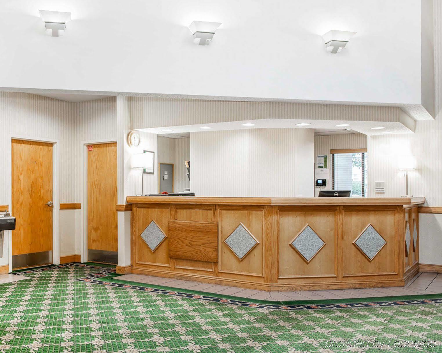 Quality Inn & Suites Brownsburg - Indianapolis West Exterior foto