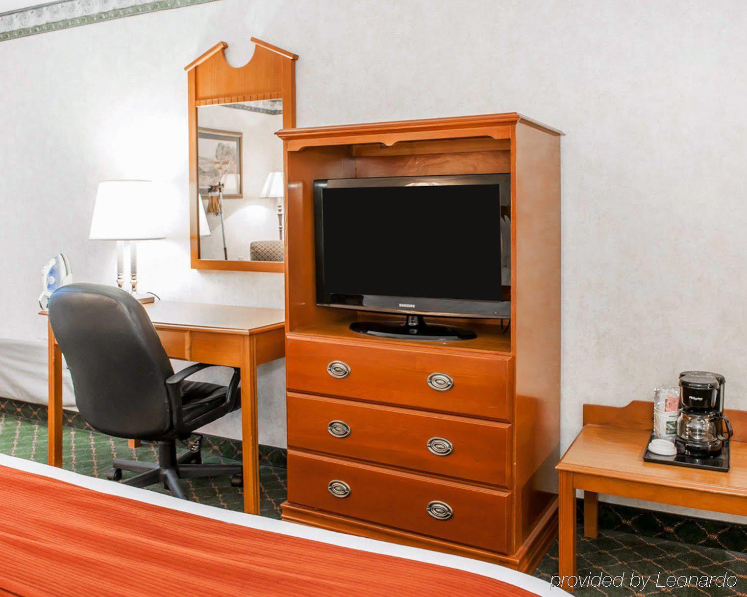 Quality Inn & Suites Brownsburg - Indianapolis West Exterior foto