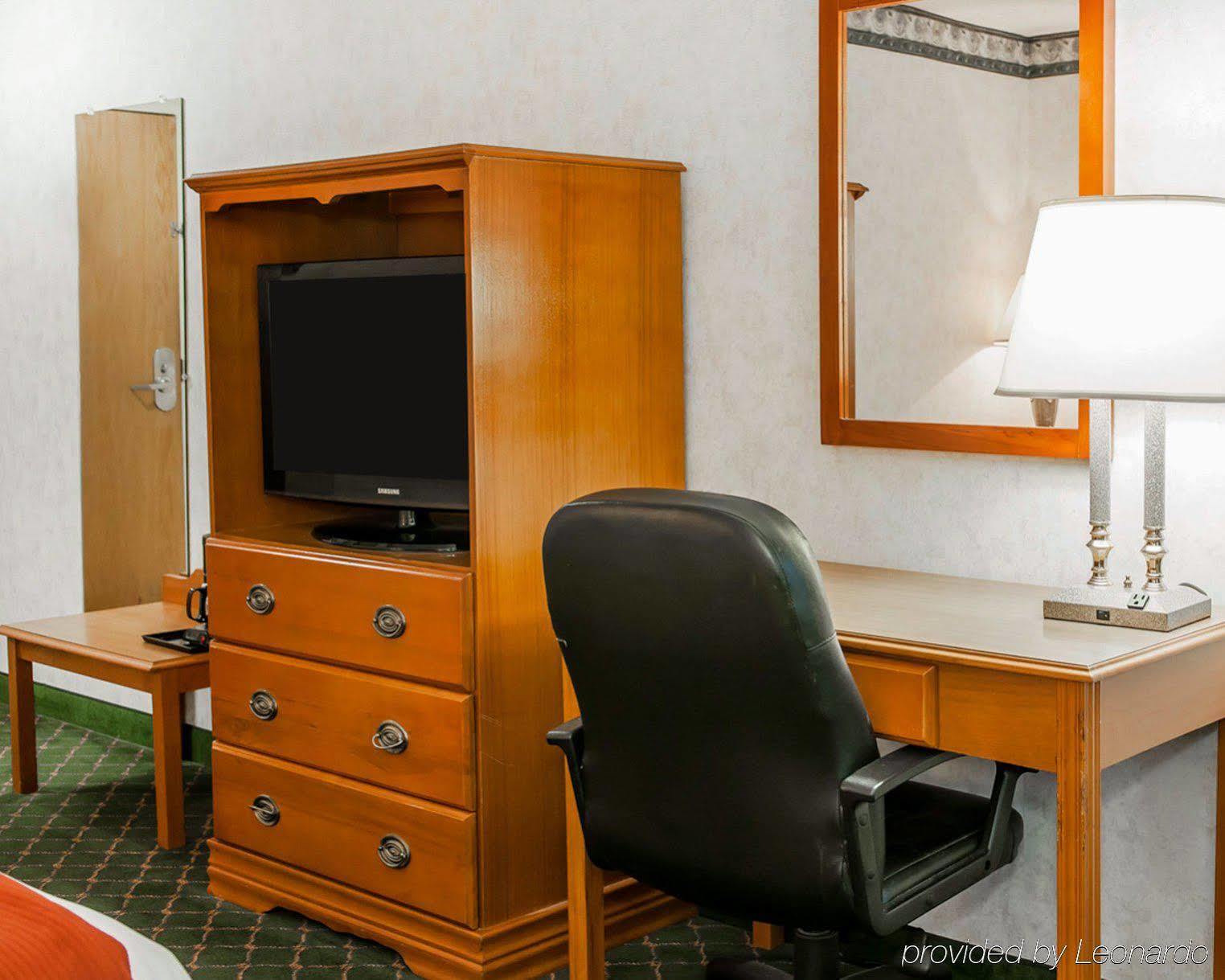 Quality Inn & Suites Brownsburg - Indianapolis West Exterior foto