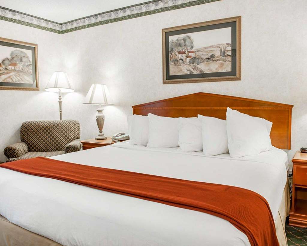 Quality Inn & Suites Brownsburg - Indianapolis West Quarto foto